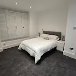 Westbourne Gardens Flat